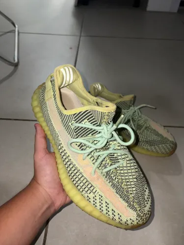 Yeezy 350 v2 Yeezreel 