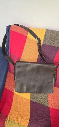 [Brechó] Bolsa Maculino tipo carteiro em couro legítimo 