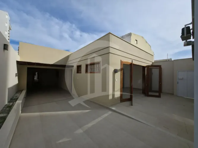 Casa na Atalaia - Conforto, Espaço e Excelente Localização