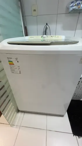 Máquina de lavar roupa consul 15 litros funciona mas tem avarias 