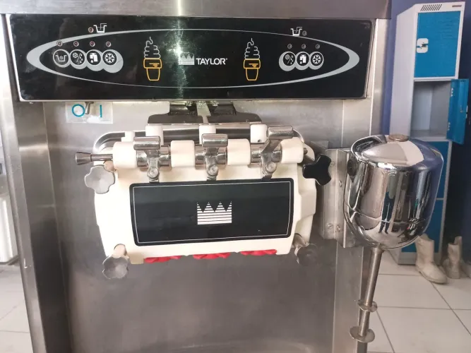 Máquina sorvete Taylor 336