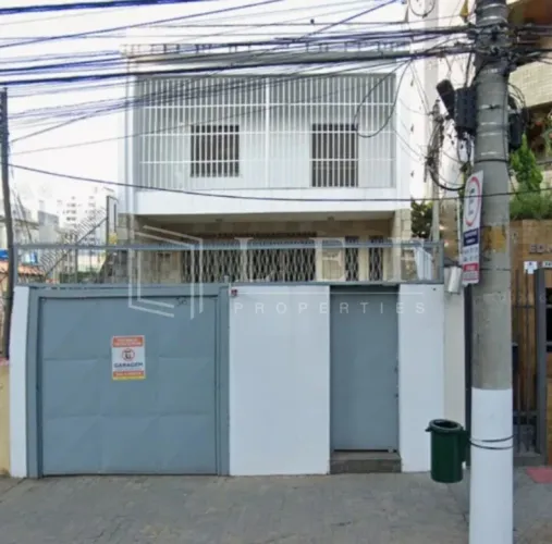 R Francisco Leitão, Pinheiros