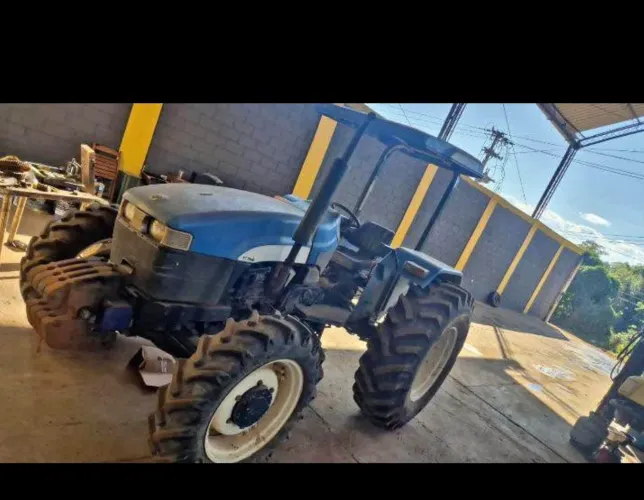 Trator New holland