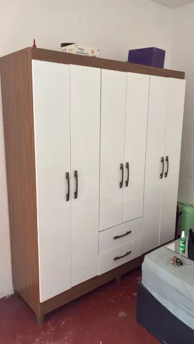 Guarda roupa 6 portas