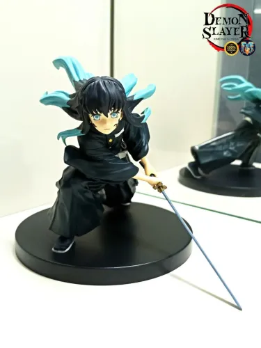 Action figure do Tokito de Demon Slayer da Bandai 100% original