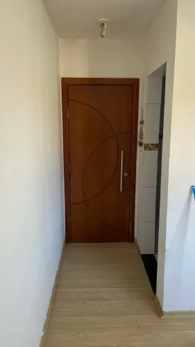 ALUGA-SE APARTAMENTO - 2 QUARTOS