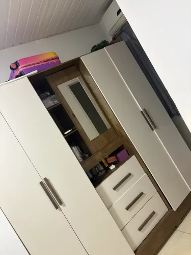 Vendo guarda-roupa em ótimo estado