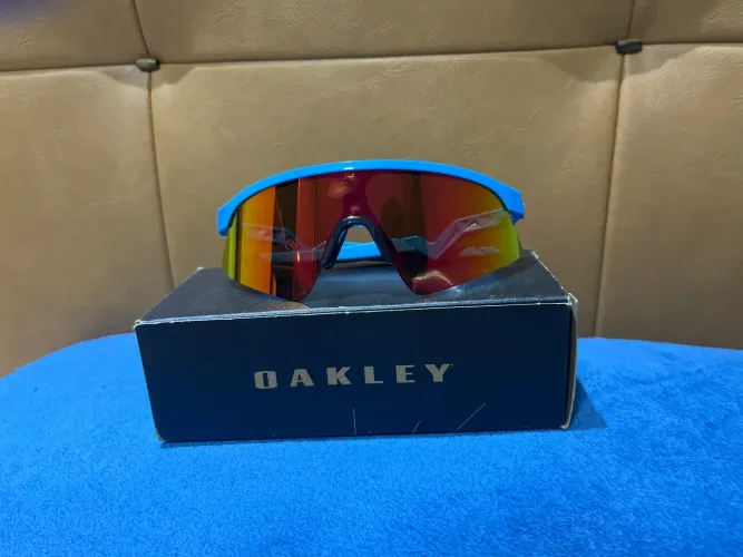 Óculos oakley resistor