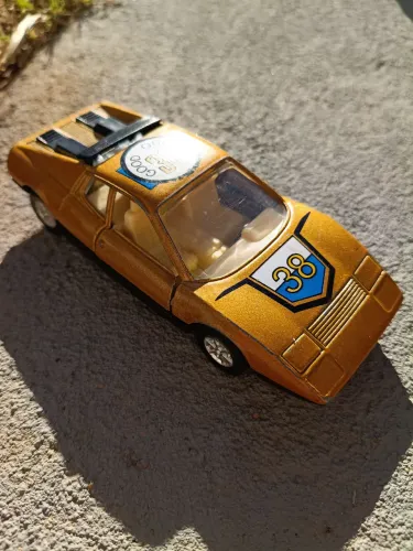 Miniatura de carrinhos antigos colecionáveis