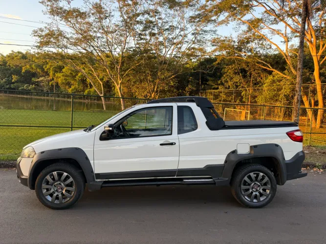 Fiat Strada Adventure 1.8/ 1.8 Locker Flex CE 2014