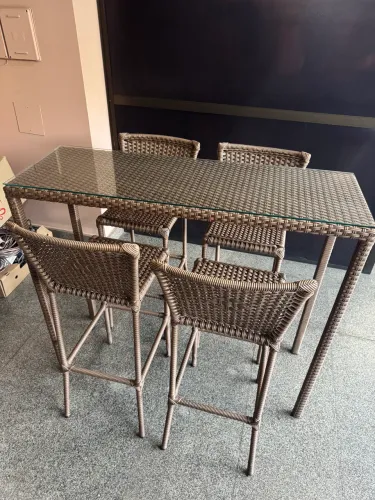Mesa Bistrô tampo vidro impecável