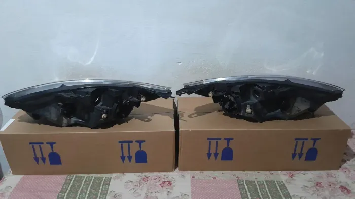 Vendo Par de Faróis Fiesta Rocam (usados)
