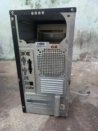 Gabinete PC com leitor de disco