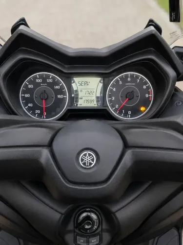 Yamaha XMAX 250 ABS 2022 - Pneus novos