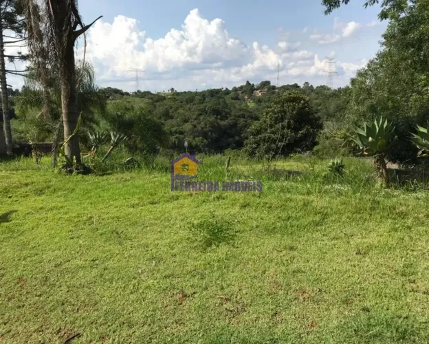 Ibiúna, terreno em condomínio bem localizado