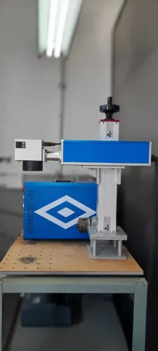 Máquina de Marcação Laser Fiber F200 30W  Nova com Rotativo e EZCAD