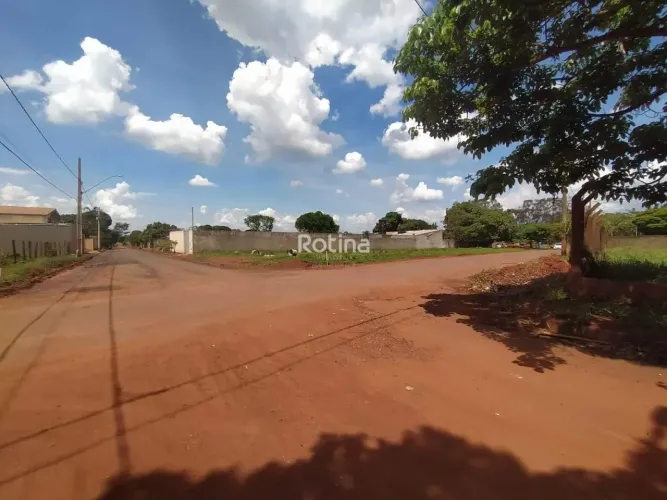 Área para alugar, Morada dos Pássaros - Uberlândia/MG - Rotina Imobiliária
