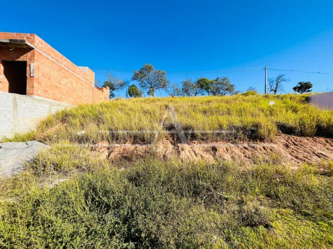 Terreno à venda no Condomínio Villa Verde