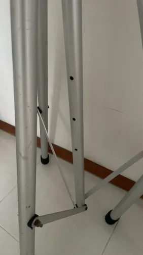 TRIPÉ PRA CAIXA DE SOM