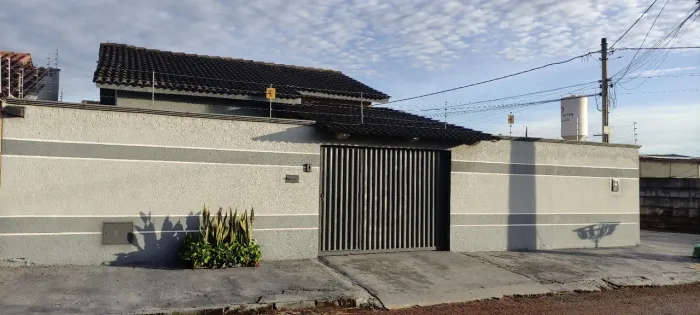 Vende-se Casa de esquina 2Q