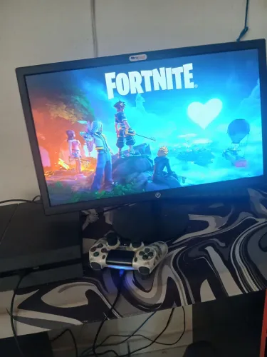 VENDO PS4 FAT 1TB E MONITOR 23 POLEGADAS 75HZ