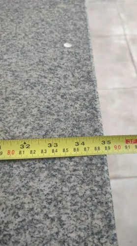 Mesa de mármore com 4 cadeiras