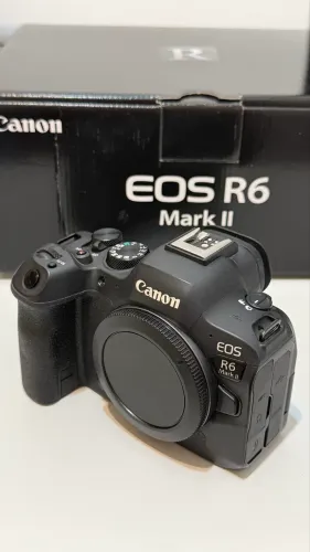 Câmera R6 MK II