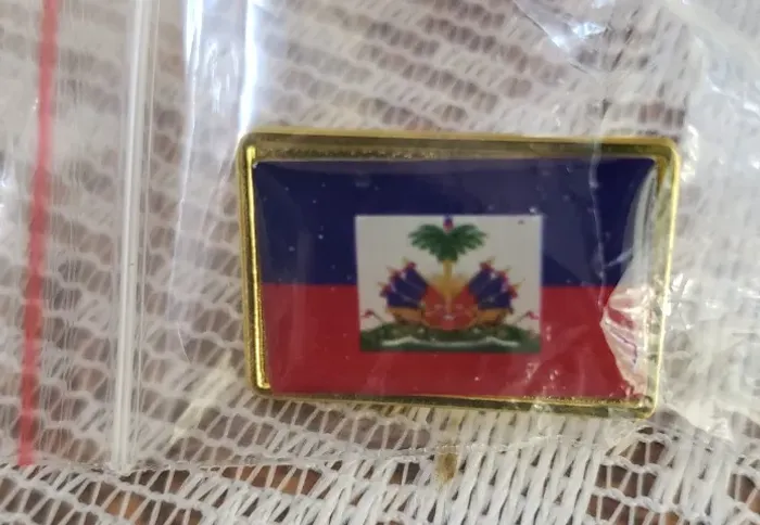 PIN DE LAPELA, BANDEIRA HAITI