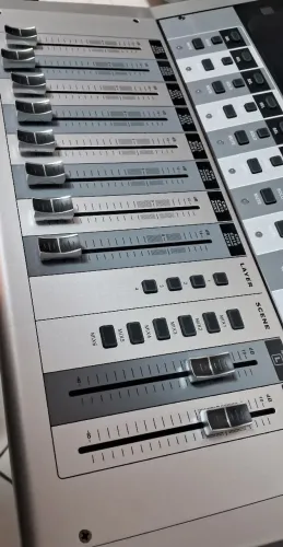 Mix digital Duonn 20 canais