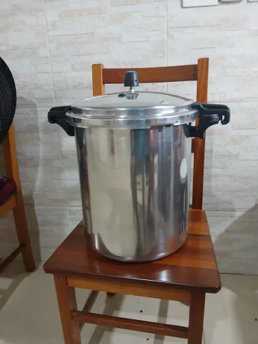 PANELA DE PRESSÃO GRANDE 25 LITROS.