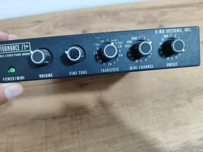 Módulo de som para teclado Proformance E-MU