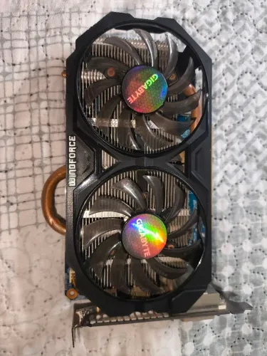 Placa de vídeo gigabyte GeForce GTX T.I 2G