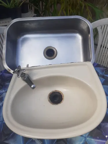 PIA DE COZINHA E BANHEIRO