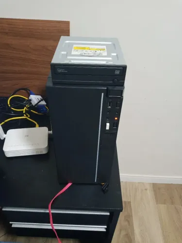 VENDO CPU COMPLETA MAIS ACESSORIOS FUNCIONANDO PERFEITAMENTE