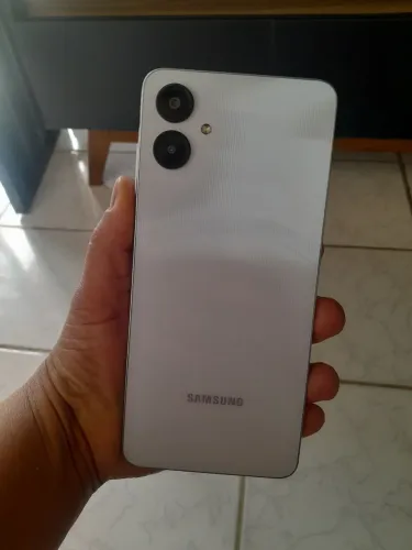 Vendo celular A06 128gb,aparelho semi novo sem nenhum defeito já com capa e película 