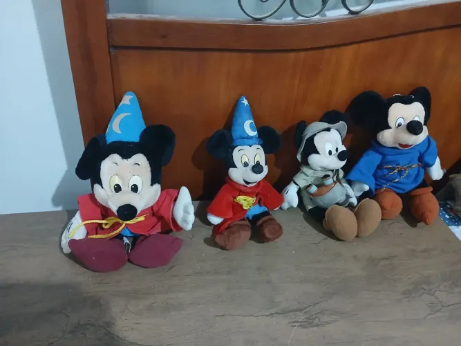 Mickey Feiticeiro e Safari originais Disney !