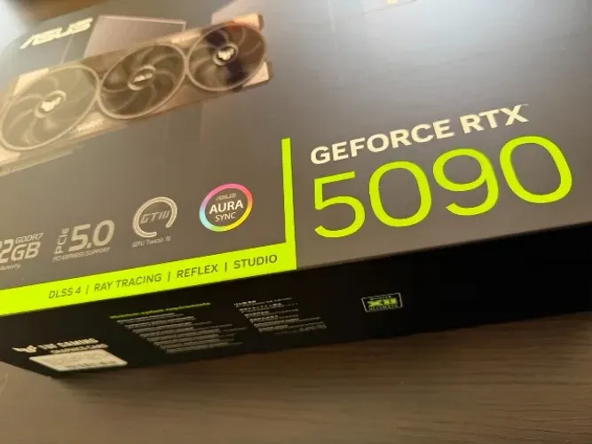 Placa de Vídeo ASUS RTX5090 TUF Gaming NVIDIA GeForce, 32GB, GDDR7, G-Sync, Ray Tracing