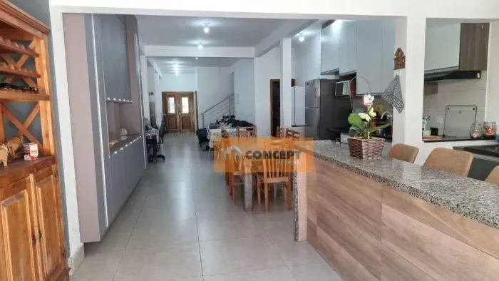 Sobrado com 4 dormitórios para alugar, 500 m² por R$ 12.222,00/mês - Vila Acoreana - Poá/S
