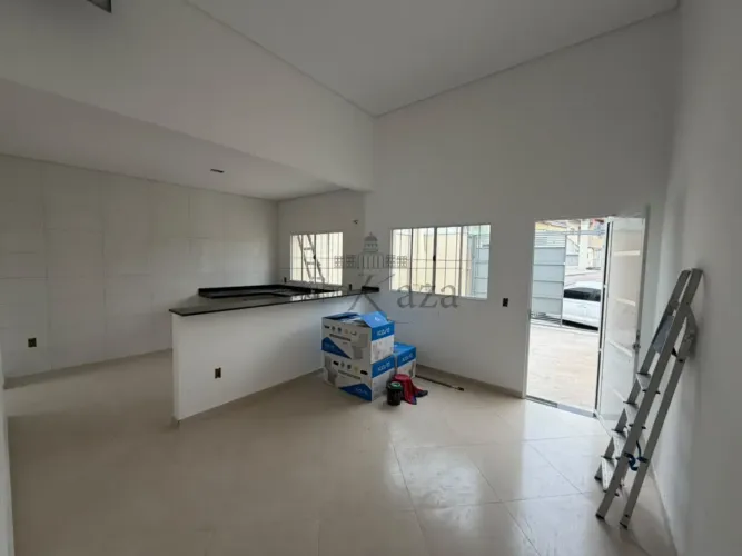 Casa - Jardim Bandeirantes - 3 Dormitórios - 165,39m²