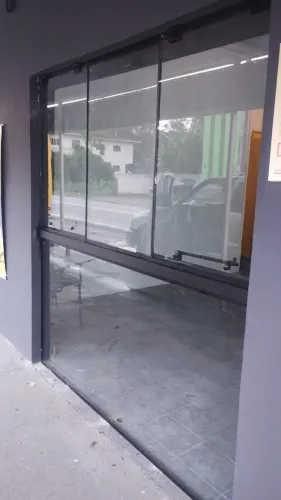 Kit de porta e janela basculante para seu comercio ate 8m2 