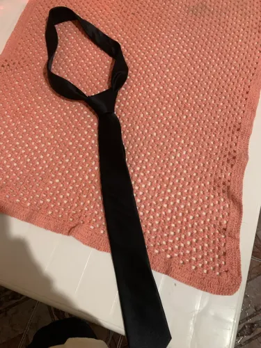 Gravata preta