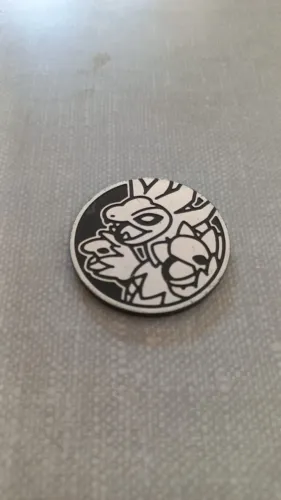 Pokémon Moeda Colecionável - Hydreigon - Copag - Original
