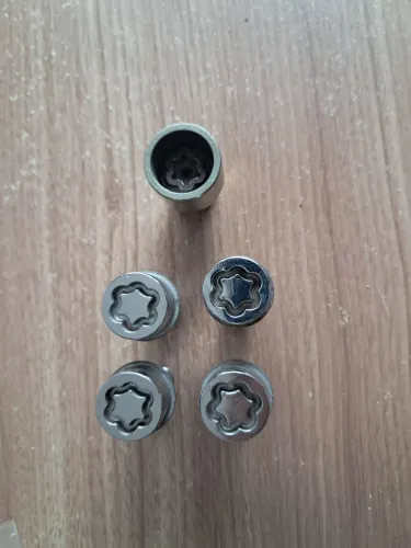 Parafusos antifurto de rodas Jeep Compass