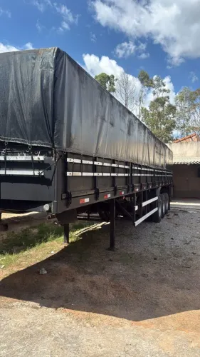 Reboque Carreta Randon LS 3 eixos 2011. Excelente estado.