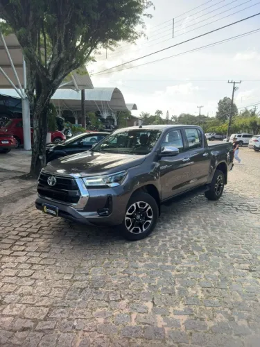 Toyota Hilux CD SRV 4X4 2.8 TDI Diesel Aut. 2025