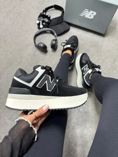 Tênis Adidas