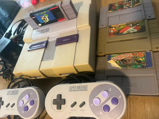 Super Nintendo completo com 11 jogos e dois controles originais