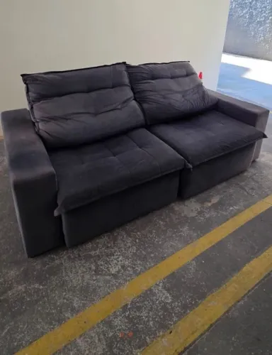 Sofá em suede, assento pillow top, retrátil e reclinável com 2,30