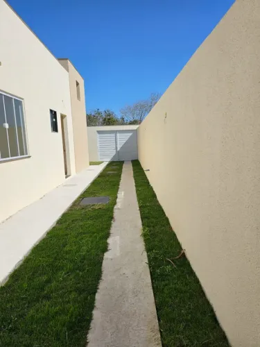 Casa nova com 02 quartos, localizada próxima ao Condomínio dos Pássaros
