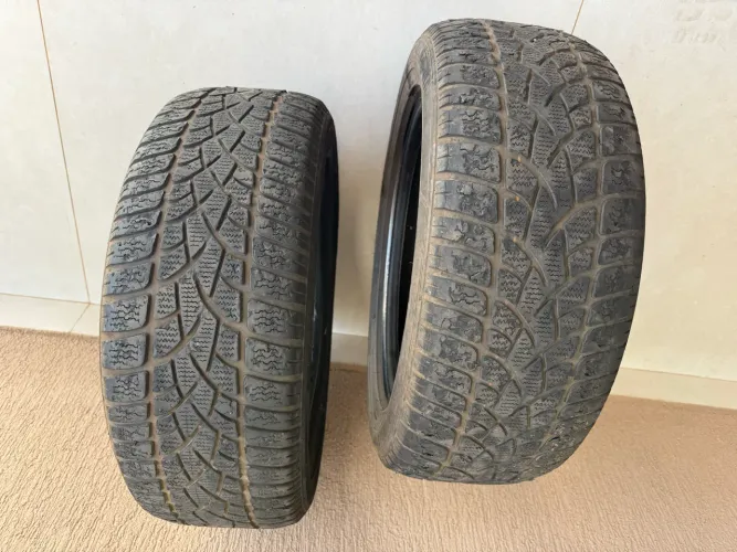 Dois pneus Dunlop 205/55/16 usados mais ainda bons dá para usar bastante 